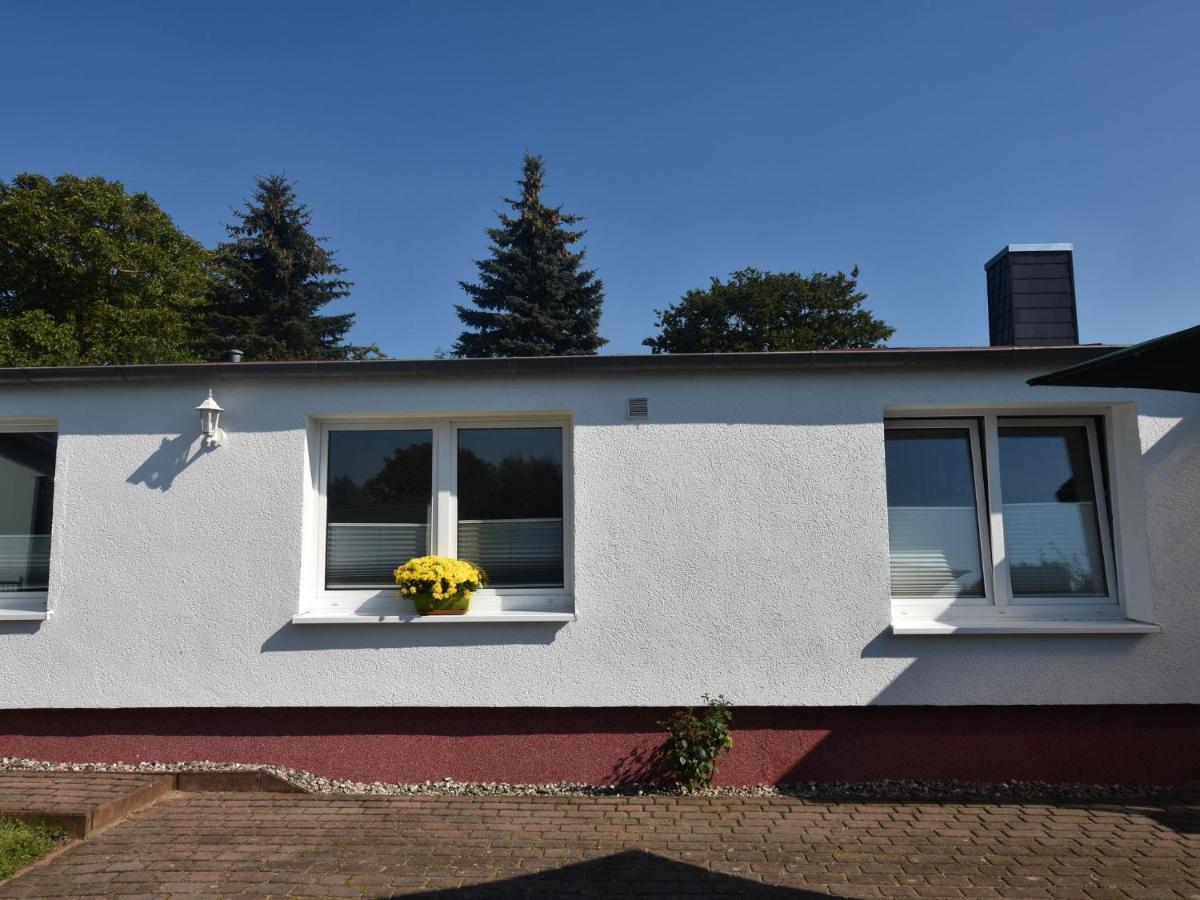 Modern Bungalow In Kroepelin With Garden Villa Ruang foto