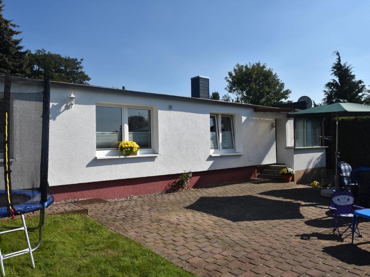 Modern Bungalow In Kroepelin With Garden Villa Ruang foto