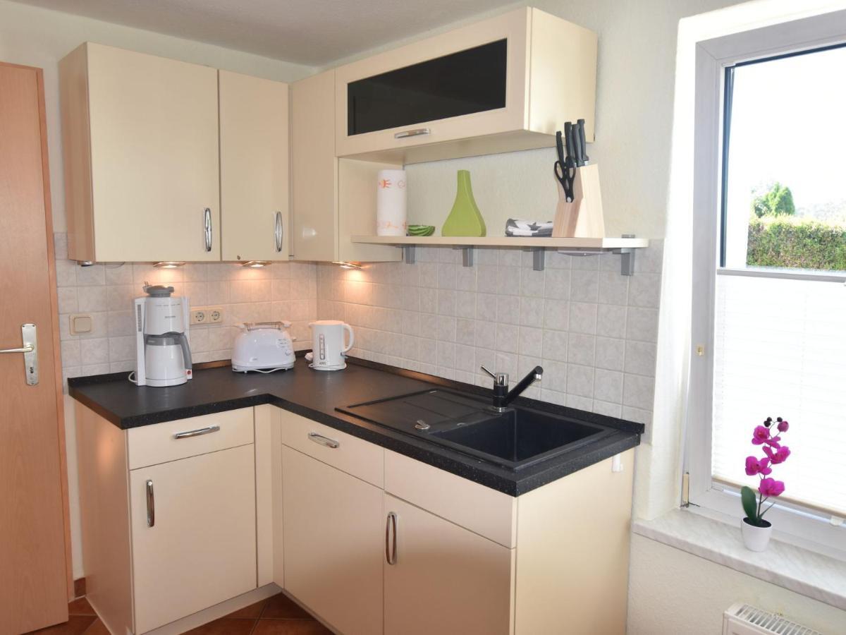 Modern Bungalow In Kroepelin With Garden Villa Ruang foto